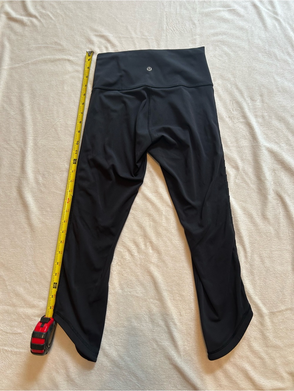 Lululemon athletica sunshine salutation cropped leggings - Picture 3 of 5